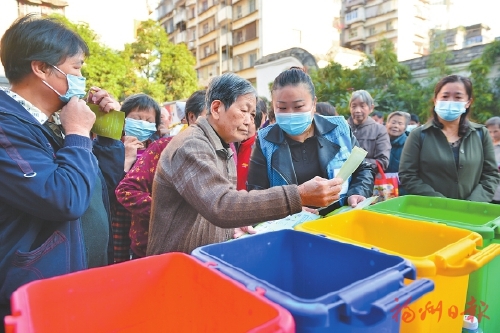 晋安城管多样化宣传“接地气”  闽剧进社区　倡导生活垃圾分类