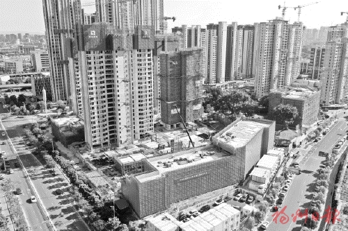 脚手架搭起“水立方”，海棠吊兰种出绿荫围挡……  榕城工地大变样