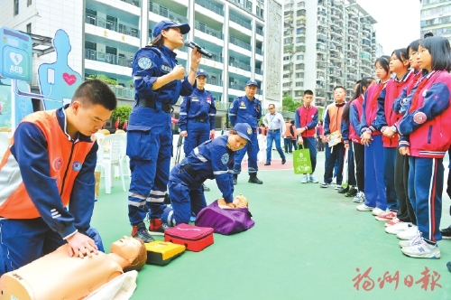 防灾减灾进校园安全教育伴成长  我市举办“全国防灾减灾日”宣传活动