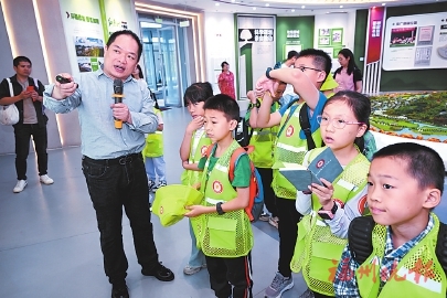 本报写作训练营小营员探秘红庙岭  在对的地方　垃圾就会变成好东西