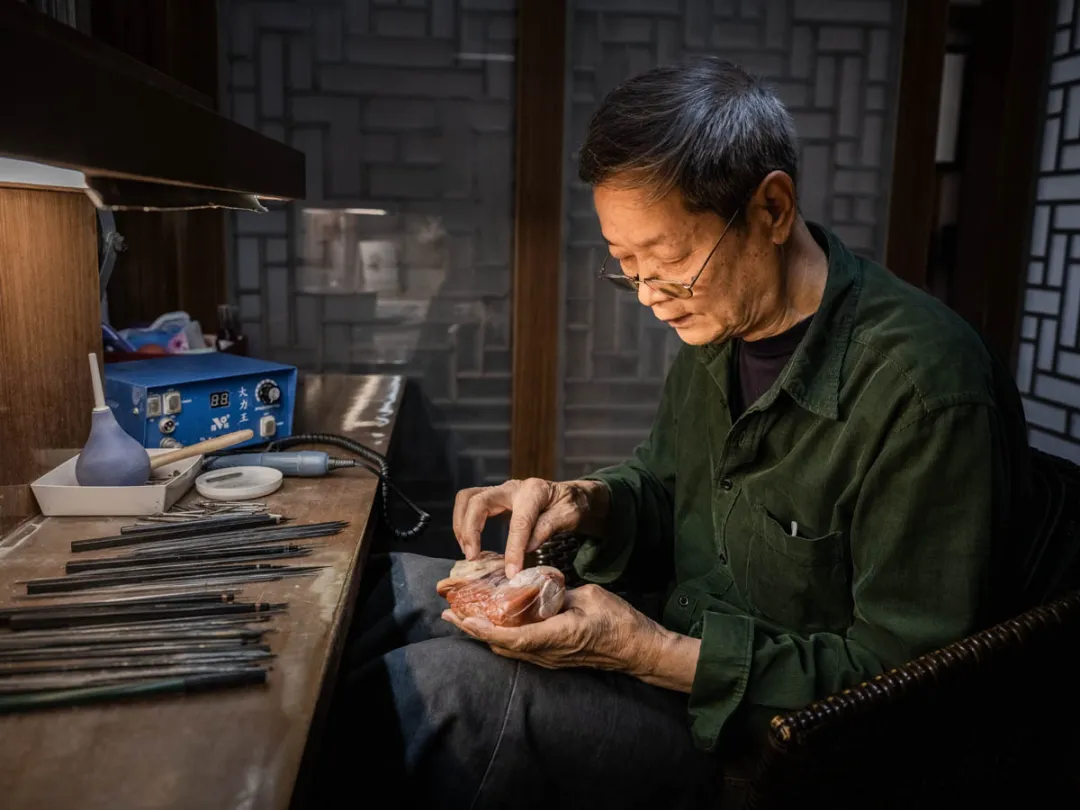 《晋安工匠》第六季系列纪录片 | 叶子贤：“刀”耕不辍 匠心传承