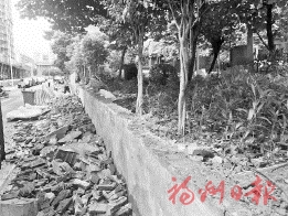 晋安城管　“拆墙透绿”美城区