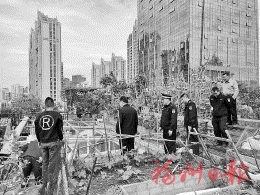 福临东城小区楼顶违建开拆  共计1700平方米，10天内拆除