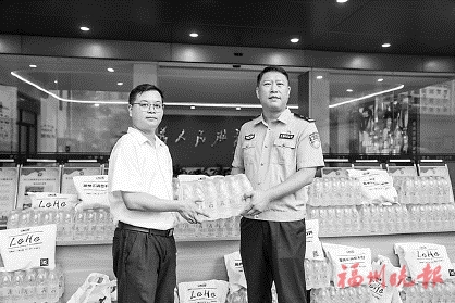 送清凉小分队慰问一线公安民警  送出22000瓶“爱心水”和200份清凉礼包
