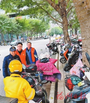 党建引领施良策　“两车”停放更有序
