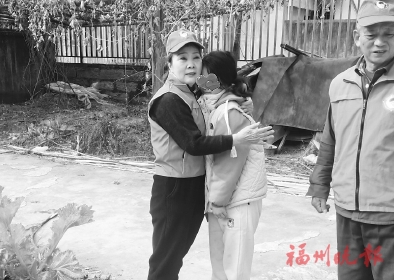 坚持春节慰问40多年  “爱心大使”余英　八闽大山送温暖