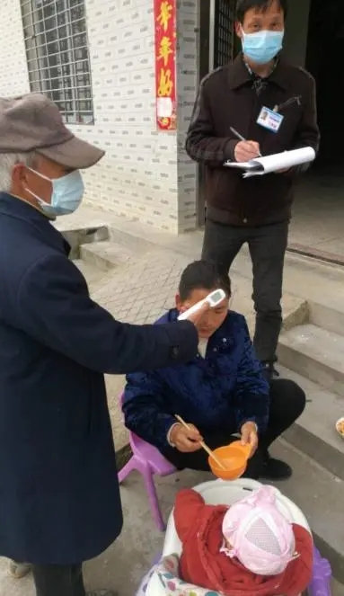 离岗不离“线”，就地抗疫显担当