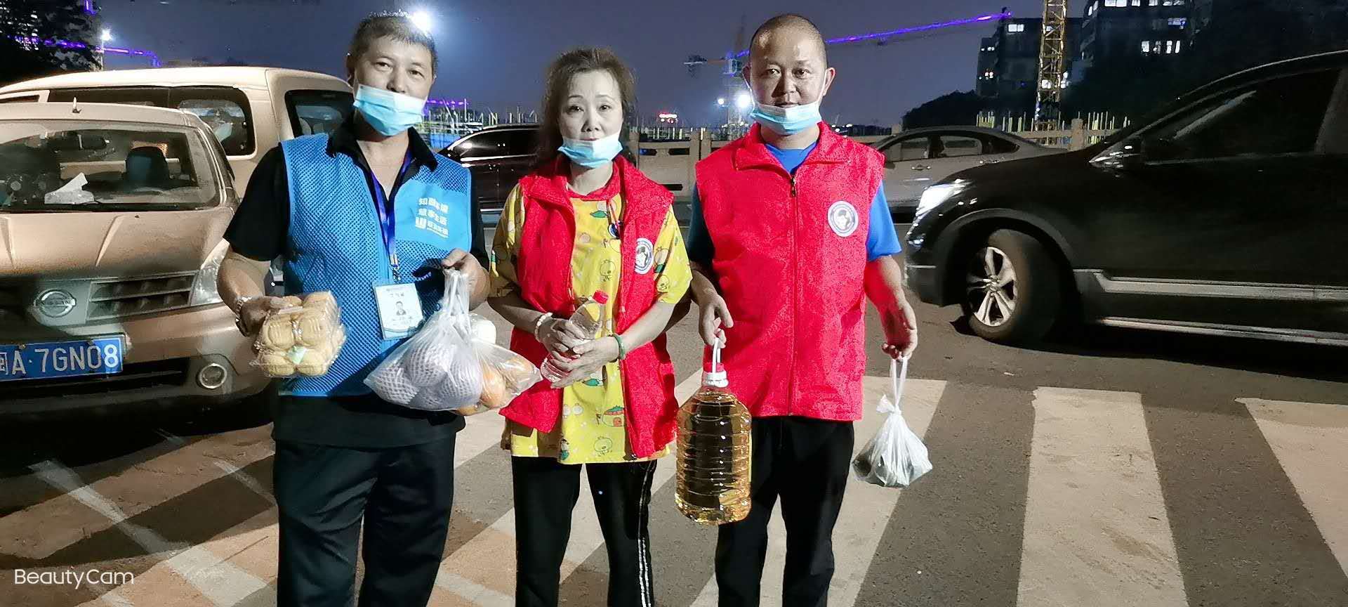 奉献新时代     致敬劳动者