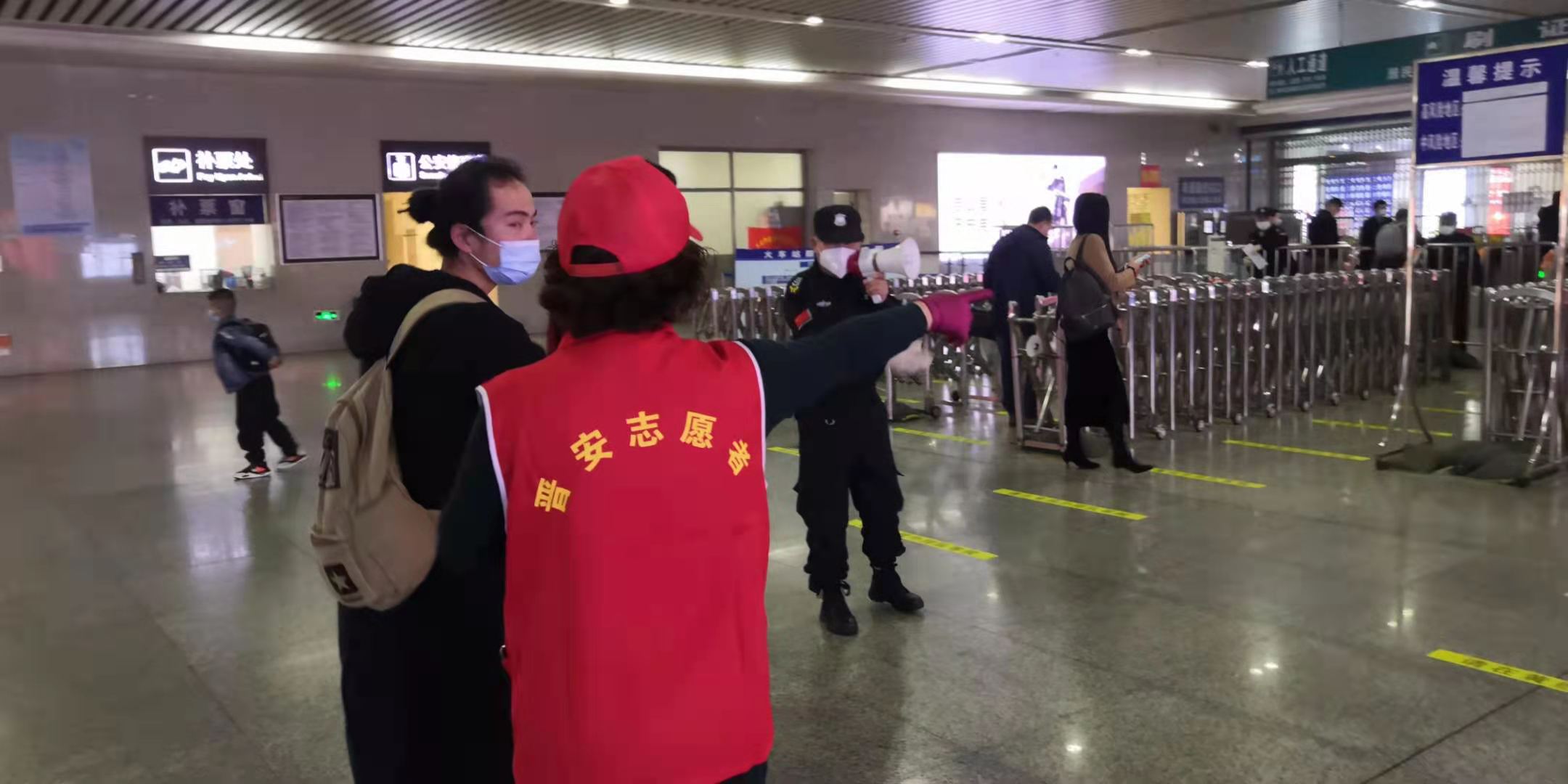 温暖榕城|直击“八闽第一站”晋安区2021年春运志愿服务行动
