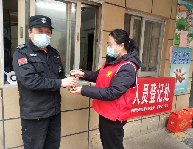 一杯暖茶 温暖榕城 晋安区暖心志愿服务时刻与您相伴