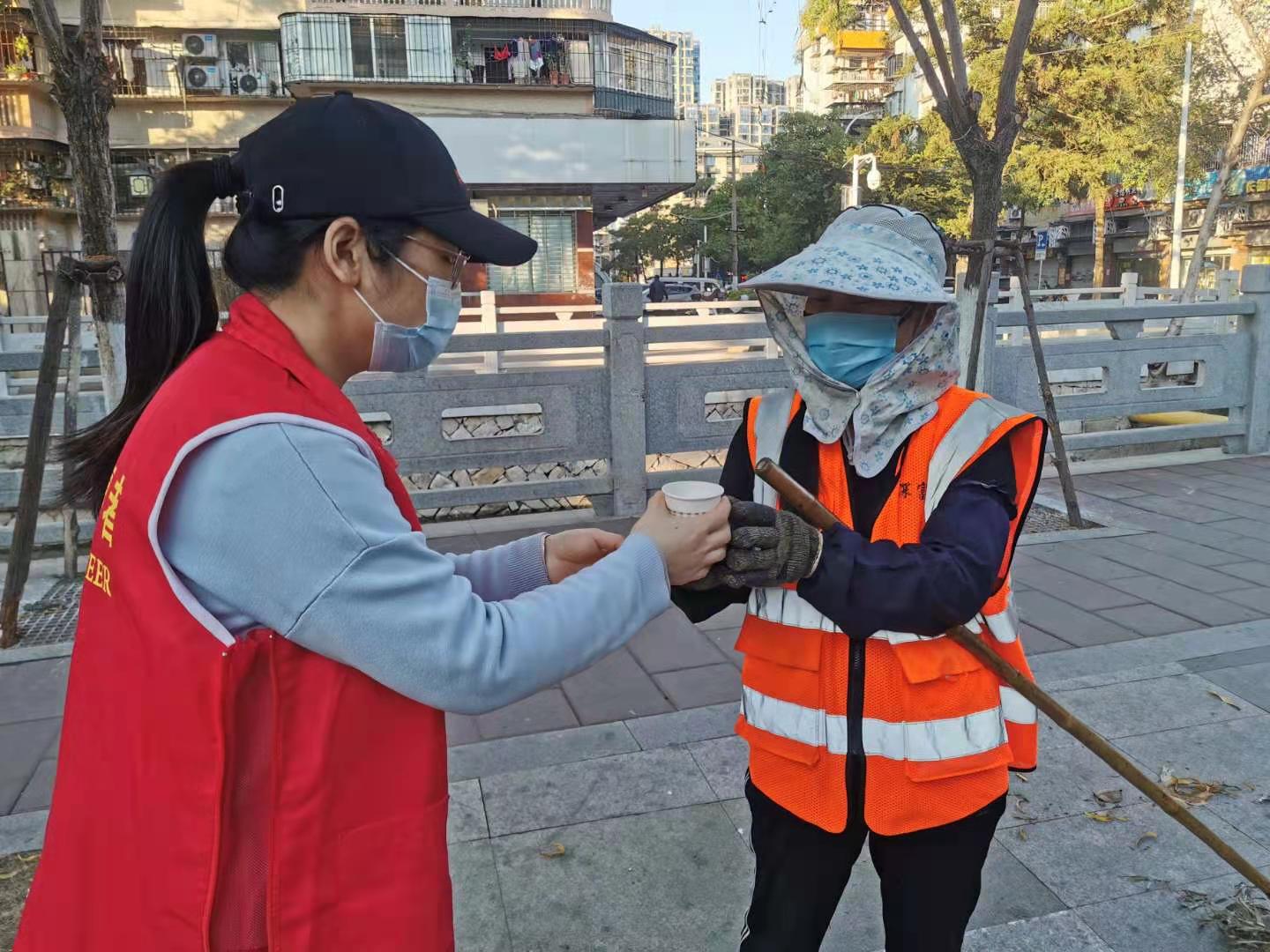 一杯暖茶 温暖榕城 晋安区暖心志愿服务时刻与您相伴