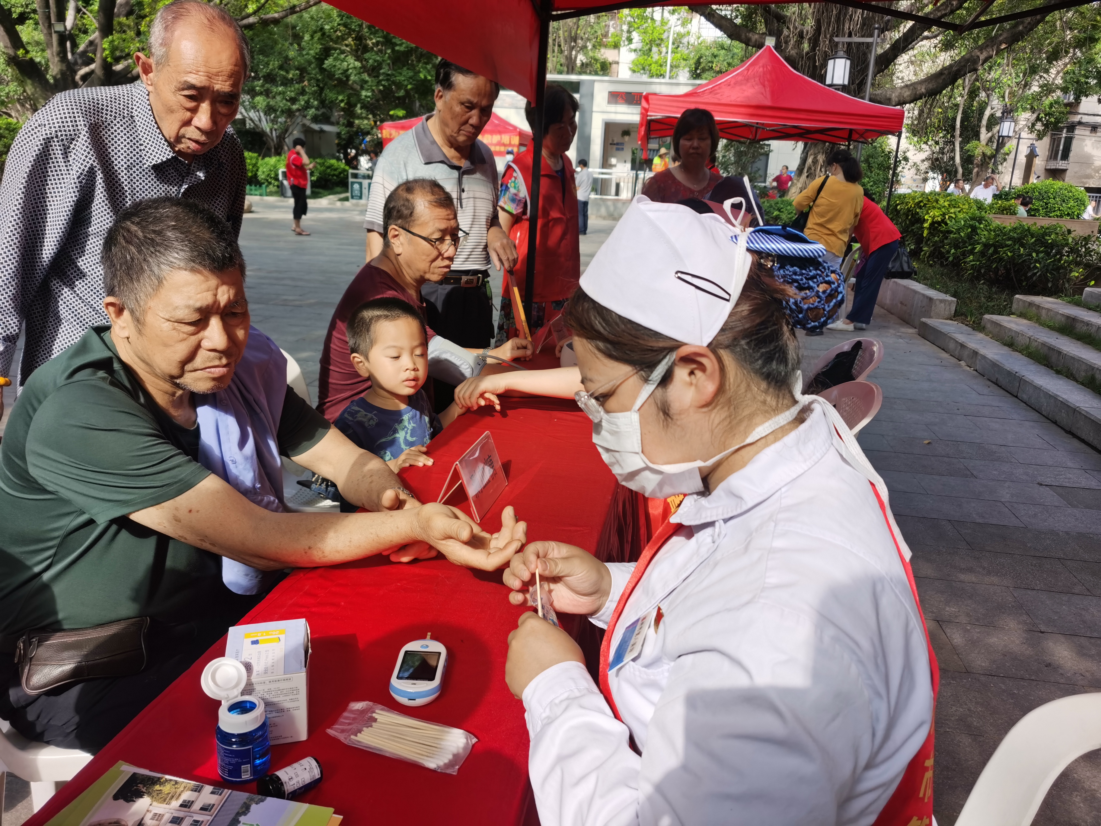 我为群众办实事|晋安区志愿服务公益集市“开市” 群众纷纷来“赶场”