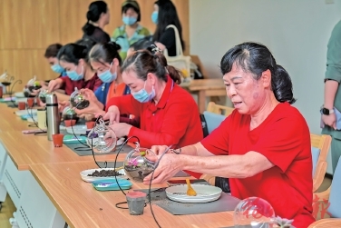 “福粥”添福气　长者好“食”光  福州城投开办长者食堂，按市级示范标准打造