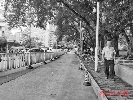晋安新店镇城管中队对照标准立行立改  整治背街小巷　让群众走“好路”