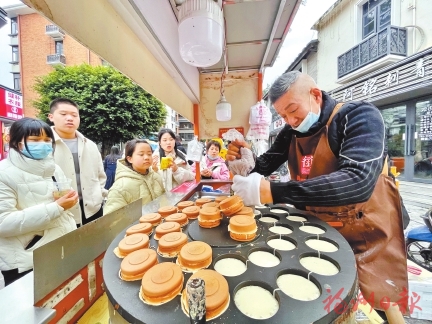 留榕过年，感受温暖的两位台胞吐露心声  “在这也是团圆年”