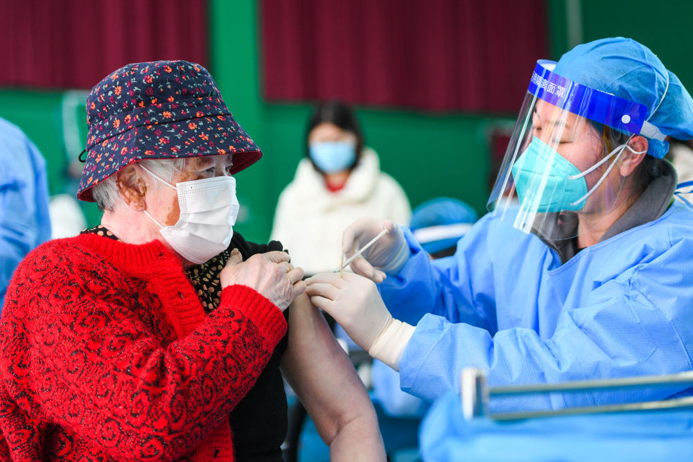 中国战“疫”进入新阶段——我国因时因势优化疫情防控措施纪实