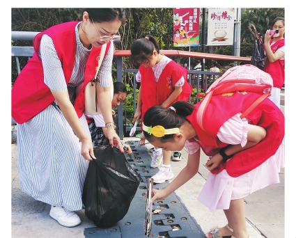 护河爱水　宣传环保