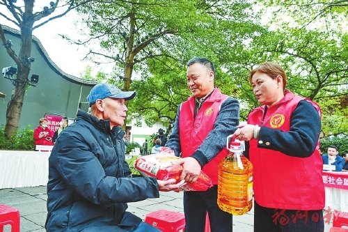 看，新风正气吹起的幸福涟漪  ——福州各地围绕“三正”主题开展“名片”践行活动见闻