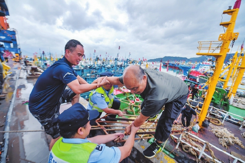 “格美”雨量或打破福州暴雨纪录 Ⅰ级响应！五城区今起“三停一休”