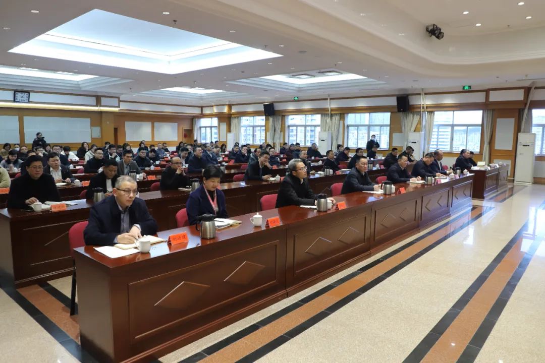 DeepSeek带来的人工智能变革！晋安区委理论学习中心组专题学习
