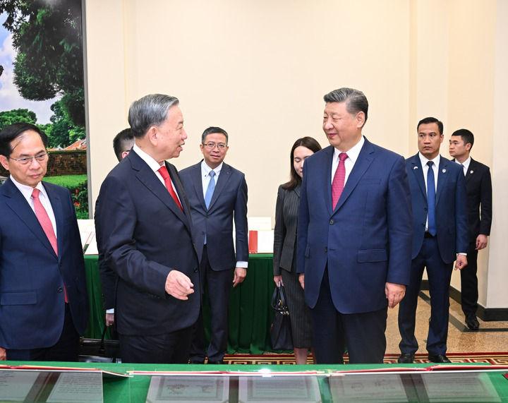 习近平同越共中央总书记苏林会谈