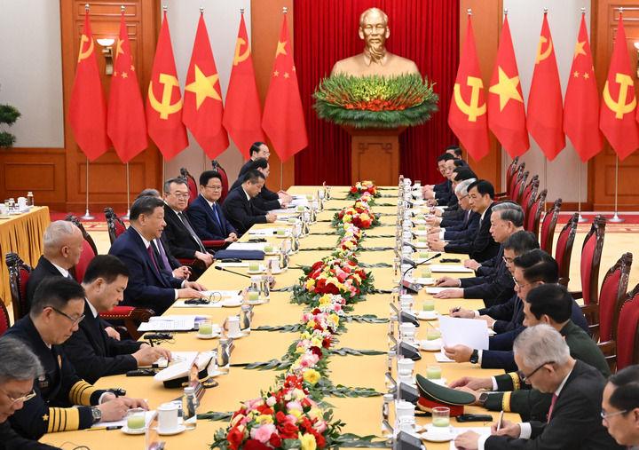 习近平同越共中央总书记苏林会谈