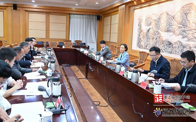 郭宁宁主持召开基层党员干部群众代表座谈会