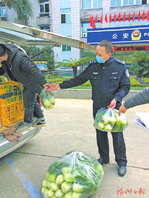 送物资、当义工、加油打CALL，热心市民温暖一线“战斗员”