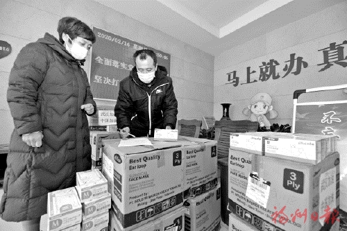 防疫一线，守护公共环境的“城管蓝”