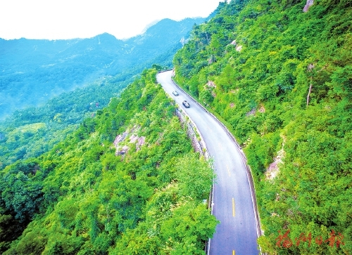 畅通乡村路　幸福康庄道